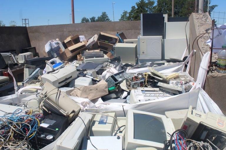 En Mendoza, cada persona produce 8 kilos de chatarra electrónica al año y solo se recicla 1%. Foto: Archivo Los Andes.