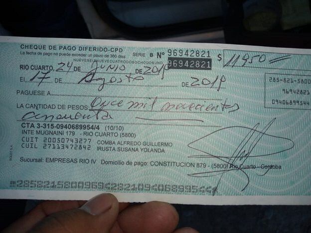 
Uno de los cheques.  | Ministerio de Seguridad
   