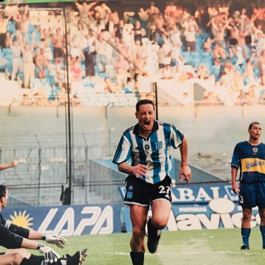 
    Su gol a Boca, con el cual Racing se metió de lleno en la pelea por el título del 2001.
   