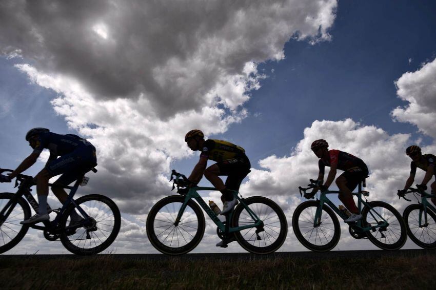 
Foto: AFP | Los ciclistas completan la tercera etapa de la 106ª edición de la carrera ciclista del Tour de Francia entre Binche y Epernay
   