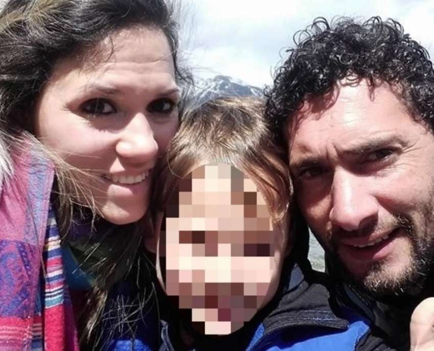 
Rodrigo Rubén González (35), asesinado en Temperley, Lomas de Zamora. En la foto, junto a su esposa y su hijo
