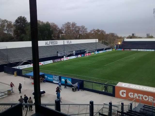 
    Imagen de una de las tribunas que podrían ser terminadas si llegan los brasileños.
   