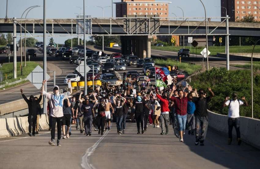 
    Protestas en Minneapolis. / AFP
   