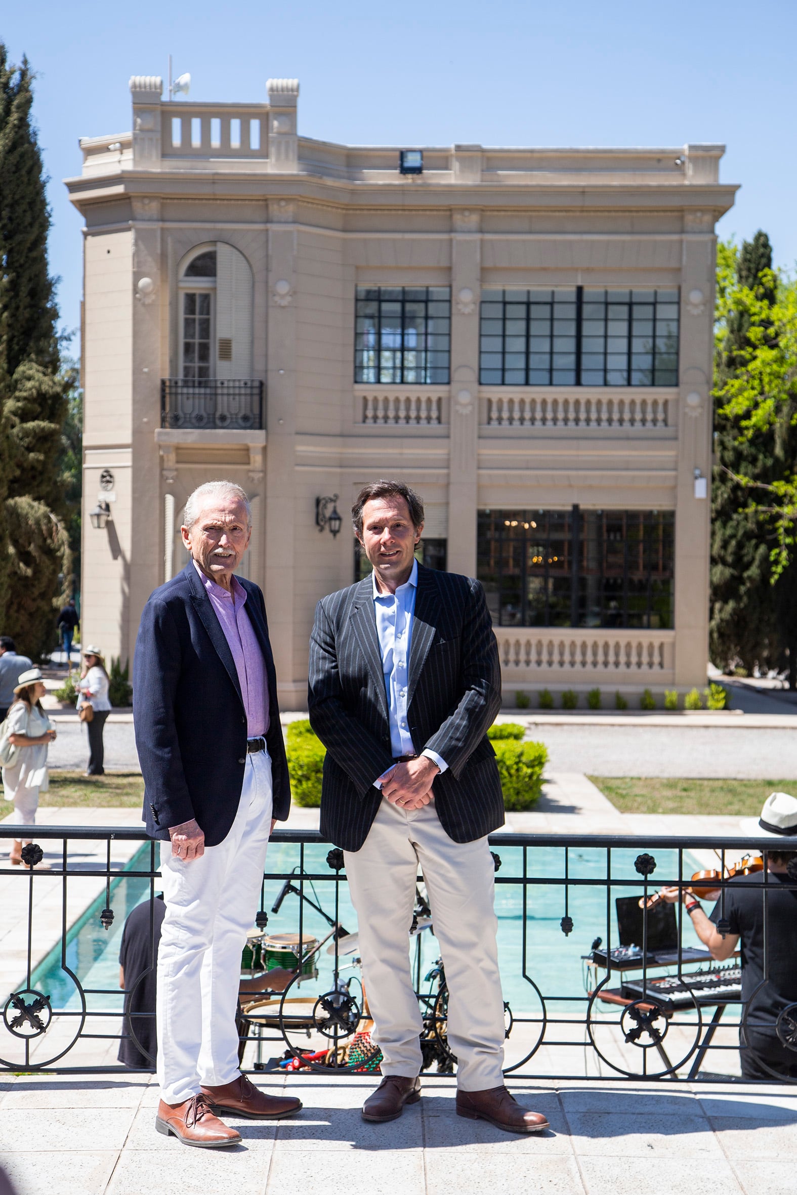 Alberto Arizu y Alberto Arizu (h) en la inauguración de Finca El Paraíso de Luigi Bosca.