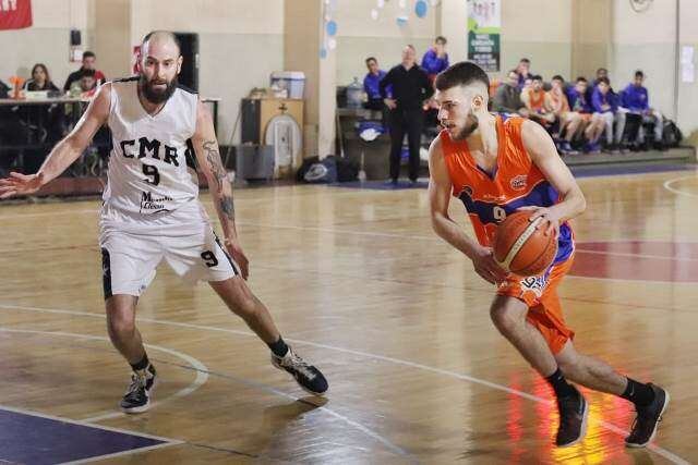 
    Guido Francese convirtió el triple del triunfo para Rivadavia / Gentileza: Santiago Tagua.
   