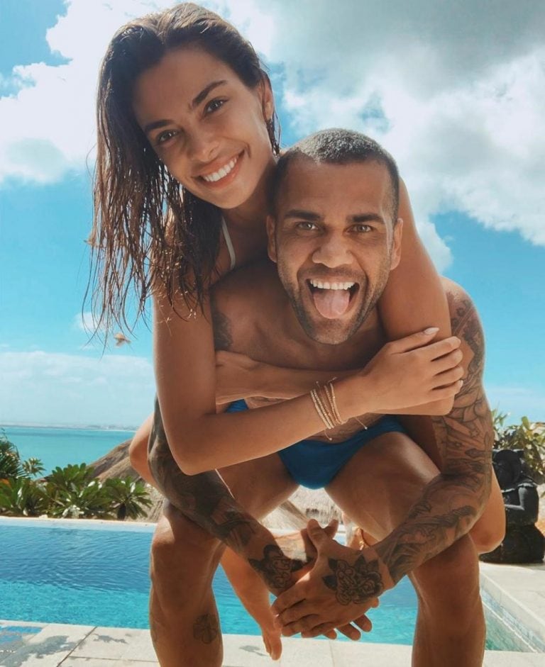 Dani Alves y su mujer, la modelo Joana Sanz.