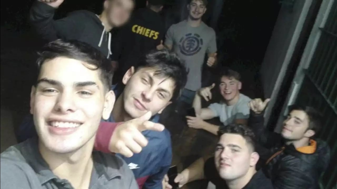  La última selfie de algunos de los acusados después de matar a Fernando Báez Sosa en Villa Gesell - Archivo