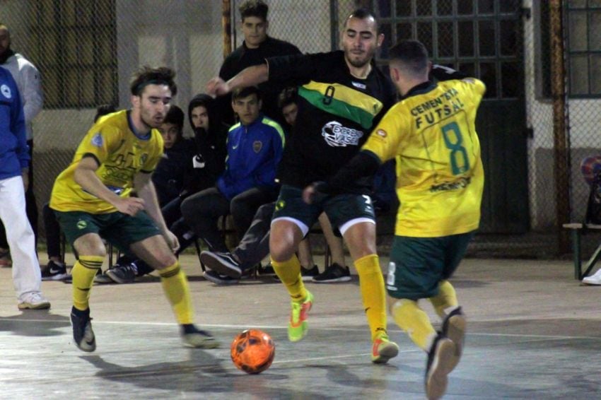 
    El clásico de Cementista. Fotos: Santiago Tagua.
   