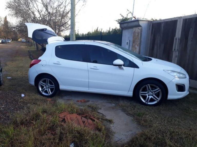 EL PEUGEOT 308 SECUESTRADO A LUIS LOBOS.