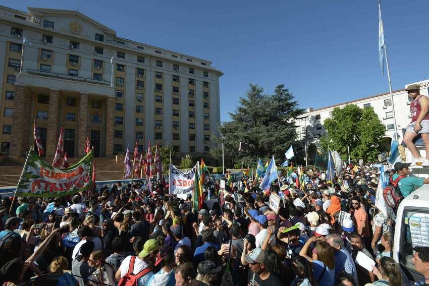 Las protestas por la modificación de la ley 7722.