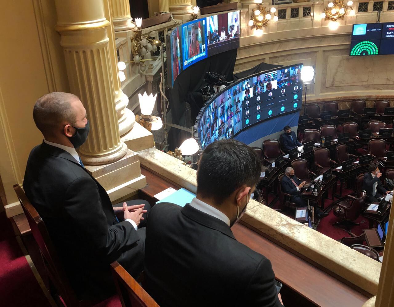 El ministro de Economía, Martín Guzmán, estuvo presente en el recinto del Senado donde iban a tratar Presupuesto 2021. 