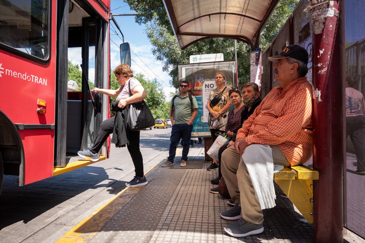 Día de la Virgen de Lourdes: cómo funcionará el transporte público

Foto: Ignacio Blanco / Los Andes 