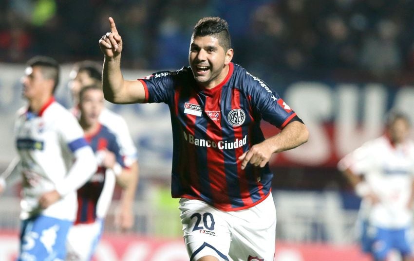 
    Néstor Ortigoza, nacionalizado paraguayo, ya la jugó con San Lorenzo.
   