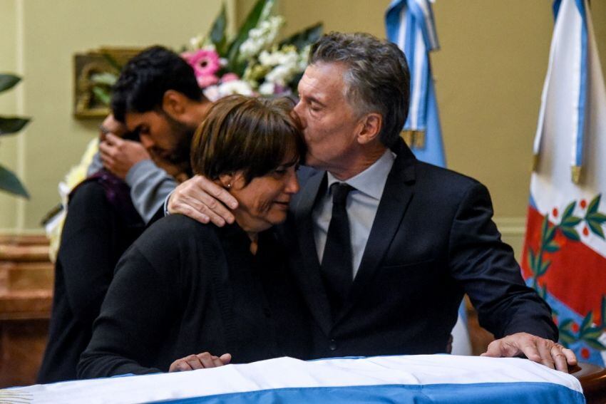 
    Macri acompañó a la familia Olivares - Foto: Cámara de Diputados
   