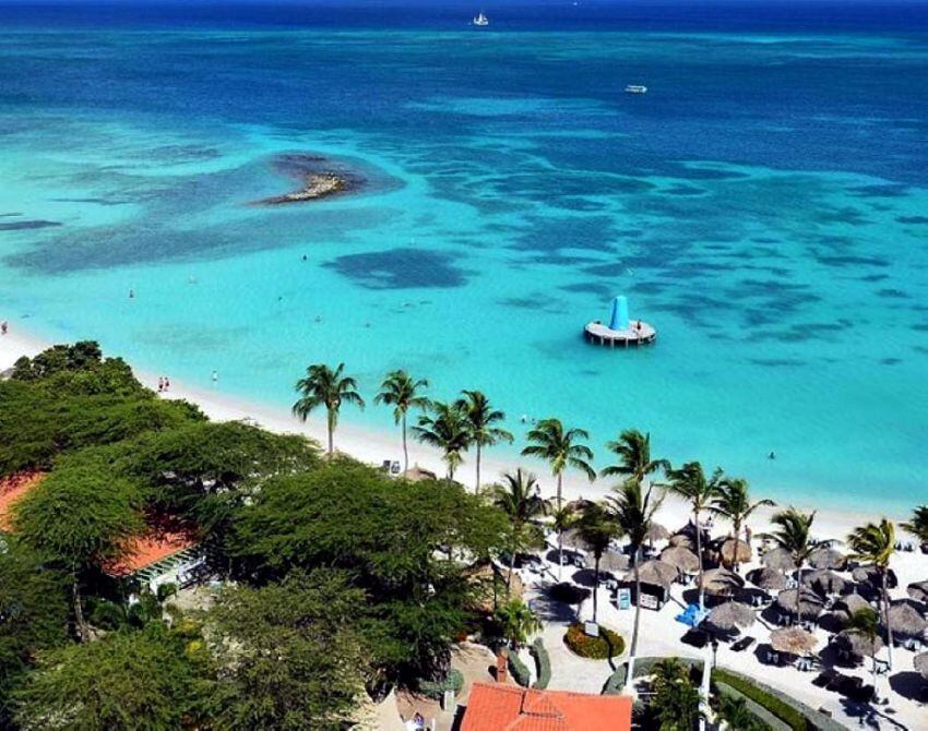 
    Aruba. Eagle Beach fue nuevamente elegida como una de las mejores playas del mundo.
   