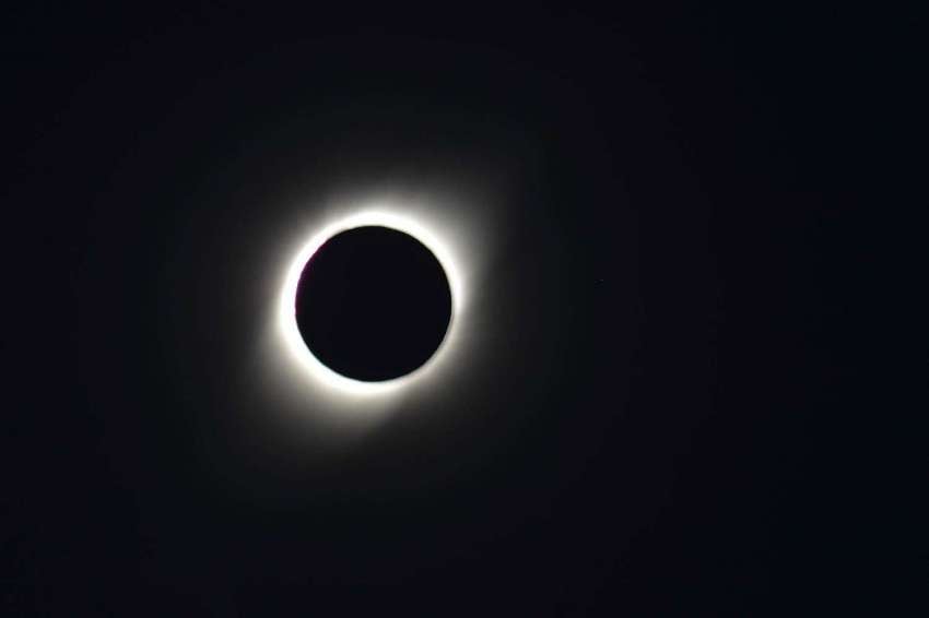 
Marcelo Rolland / 02 de julio | En la provincia de San Juan se pudo observar un eclipse total de sol.
   