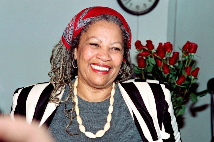 
Toni MOrrison, en 1993, año en el que ganó el premio Nobel de Literatura | AP
   