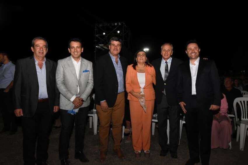 
    Autoridades. Intendente Junín Héctor Ruíz, Intendente G.C Tadeo Zalazar, Vice Gobernador Mario Abed, Ministra Turismo Mariana Juri, Intendente de San Martín Raul Rufeil, Secretario de Gobierno S. M. Mauricio Petri / Mariana Villa / Los Andes
   