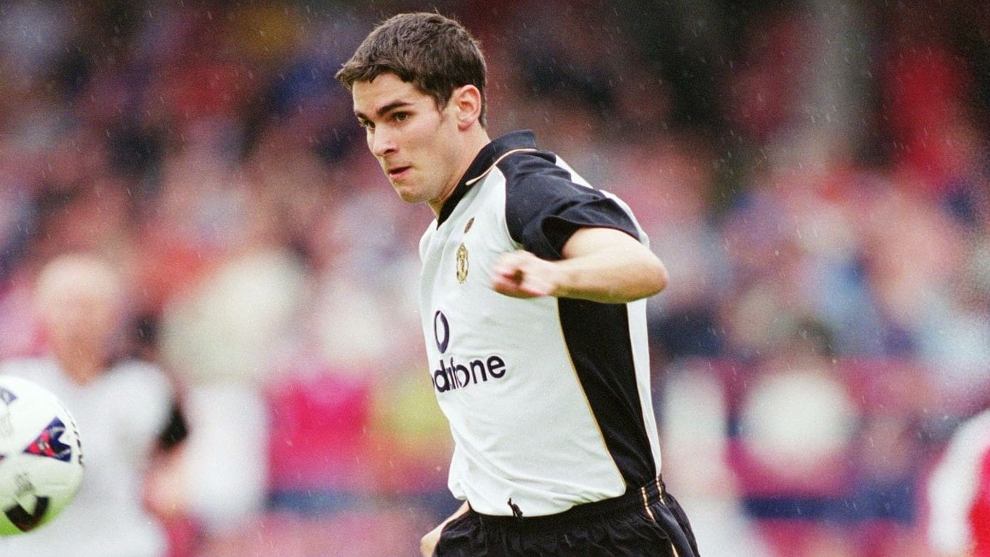 Daniel Nardiello con la camiseta del Manchester United