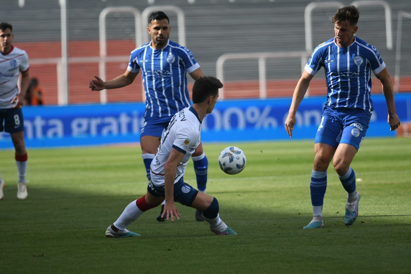 Godoy Cruz enfrenta a San Lorenzo por la fecha 9 de la Copa de la Liga / José Gutiérrez.