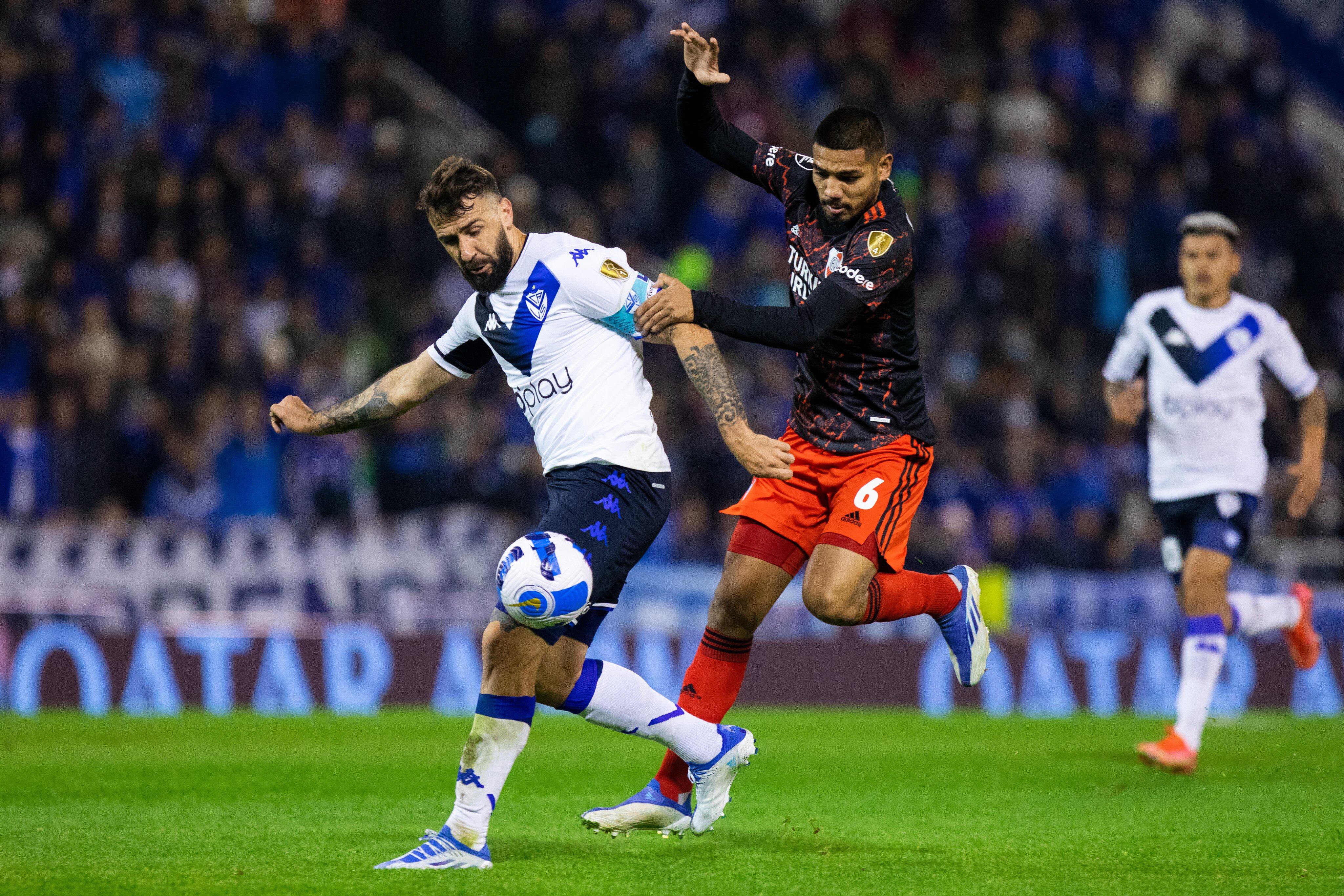 Vélez no perdonó y venció a River por 1 a 0 en Liniers. / @velez