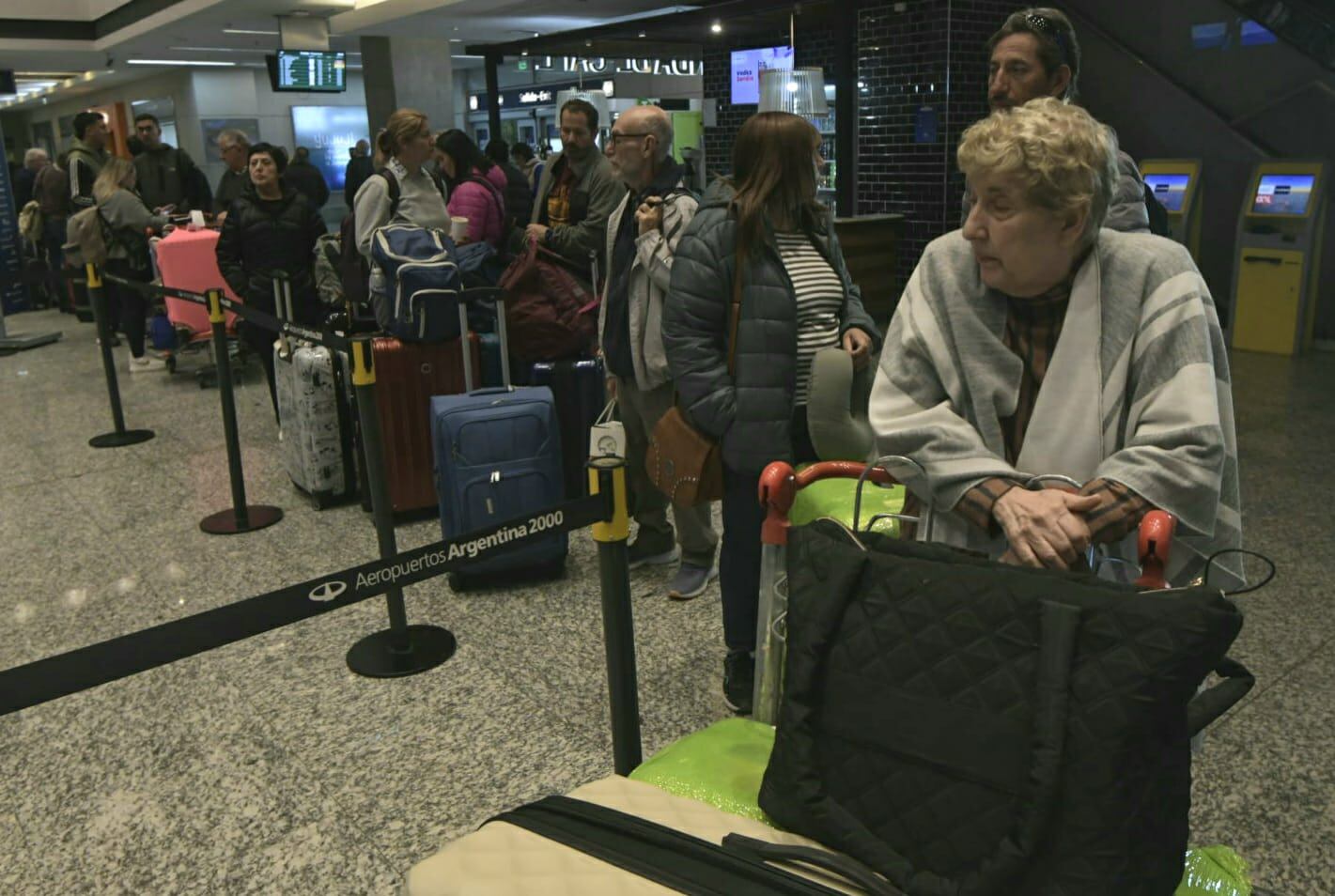 Vuelos cancelados y demorados en el aeropuerto de Mendoza por paro de Intercargo (Orlando Pelichotti / Los Andes)