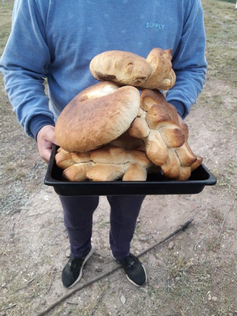 Panes y tortitas, el común denominador del chicharrón.