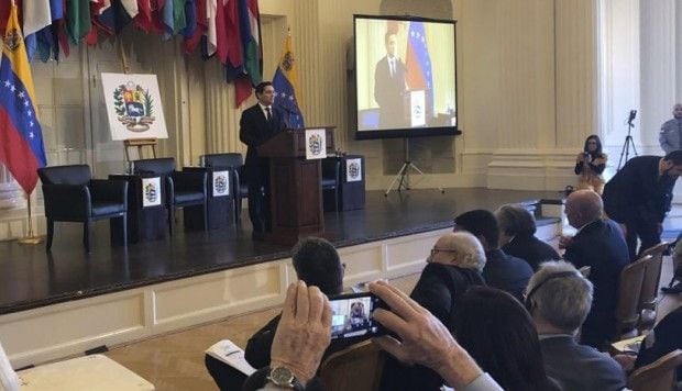 
El representante de Guaidó, Carlos Vecchio, tomó la palabra en la OEA. | AP
   