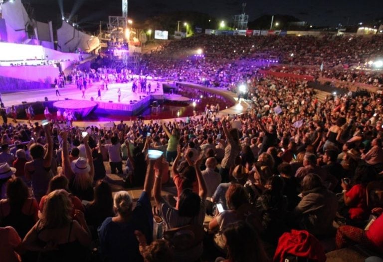 Una escena que para la próxima Fiesta de la Vendimia no se vivirá: las gradas del Frank Romero Day repleta, y más de 1.000 artistas en escena.