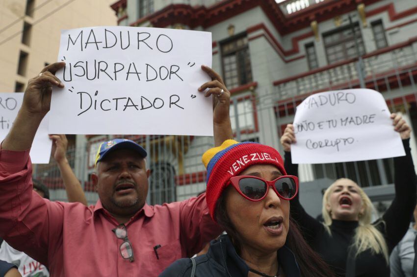 
Protestas. Reclamos contra Maduro en Lima. | AP
   