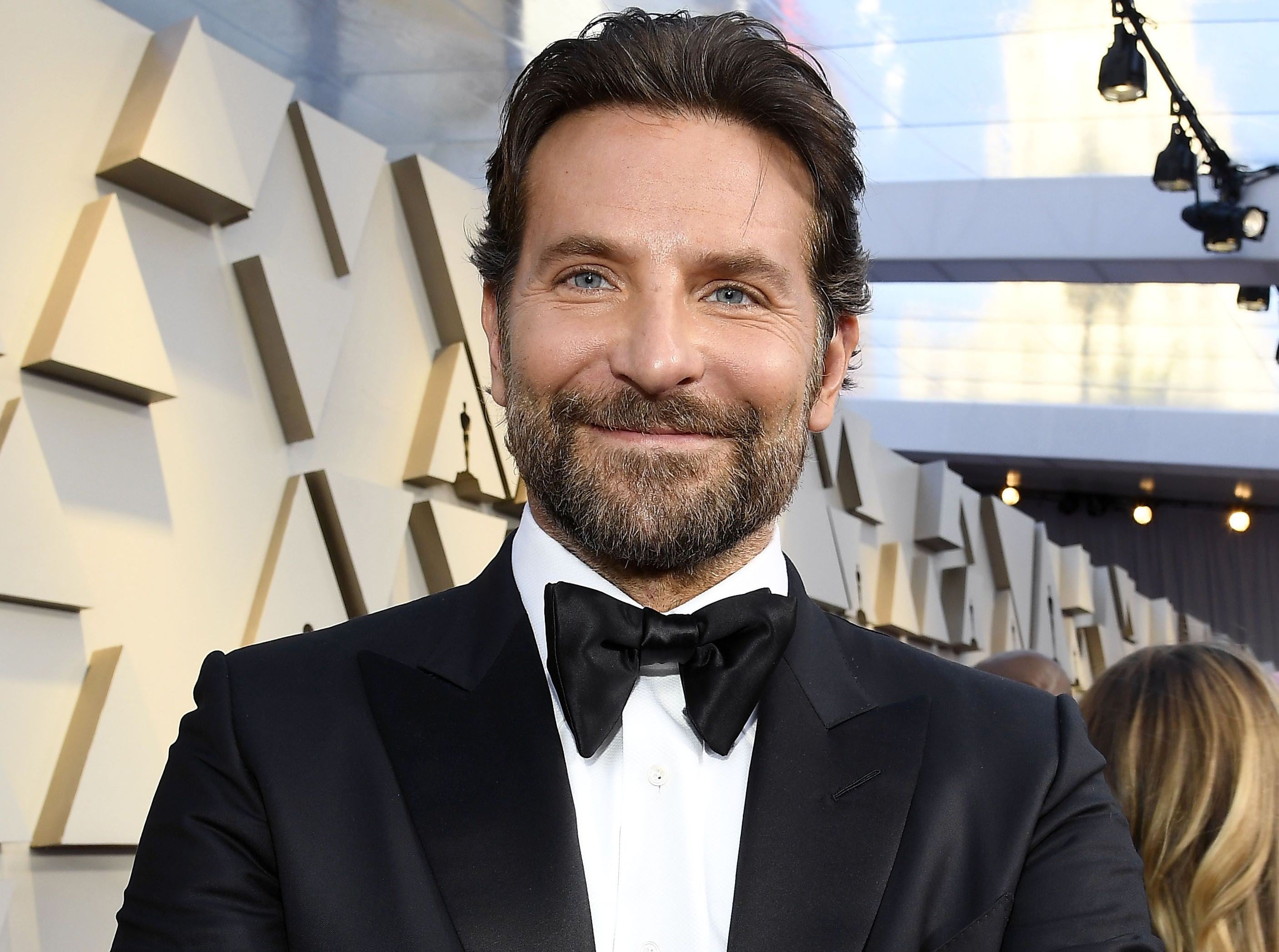 El sorprendente cambio de look de Bradley Cooper y la reacción de las redes sociales