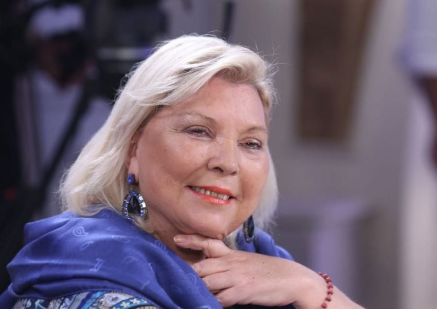 
Carrió disparó en la mesa de la Legrand.
