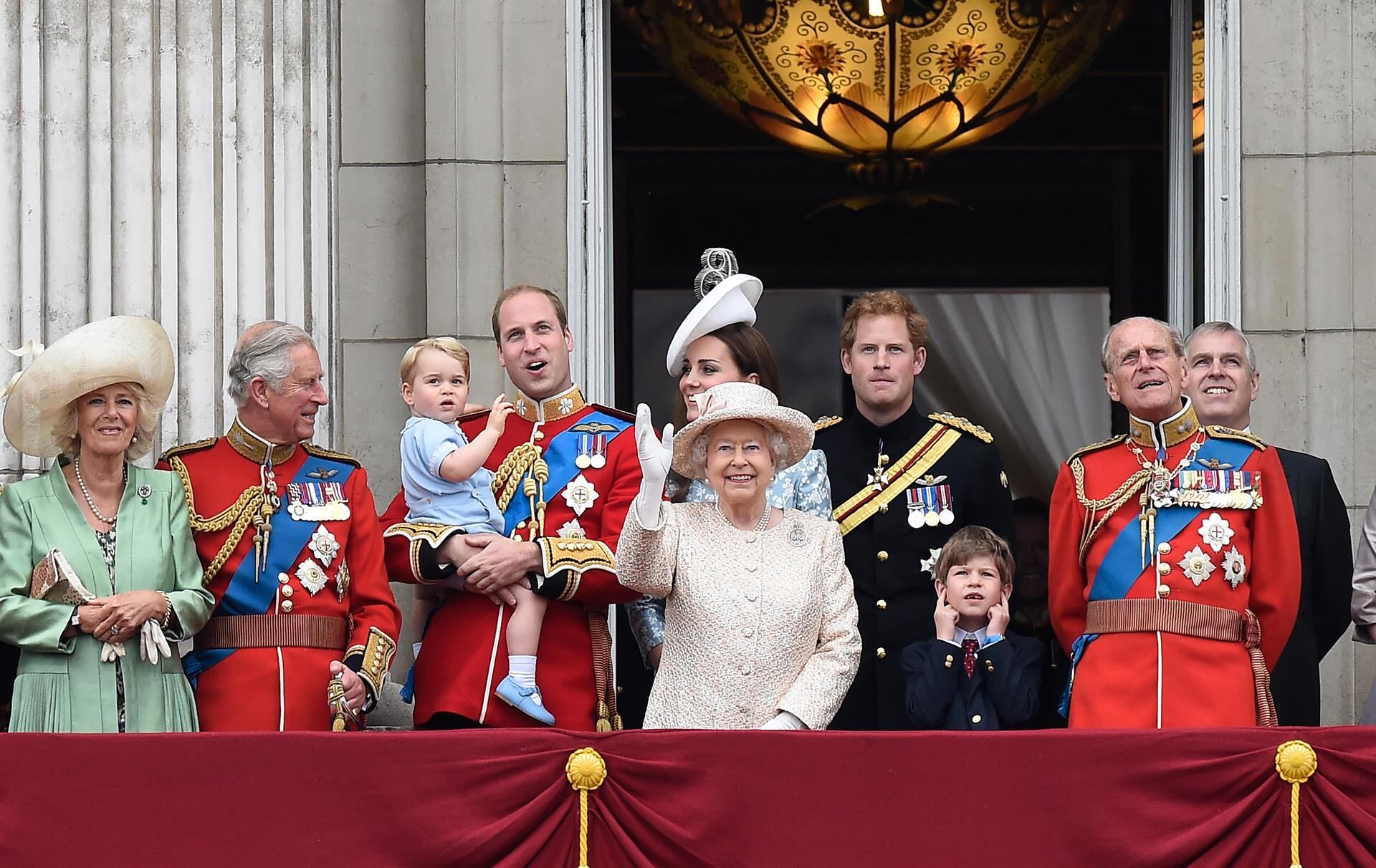 La reina Isabel II ha muerto a los 96 años, anunció este jueves el Palacio de Buckingham.