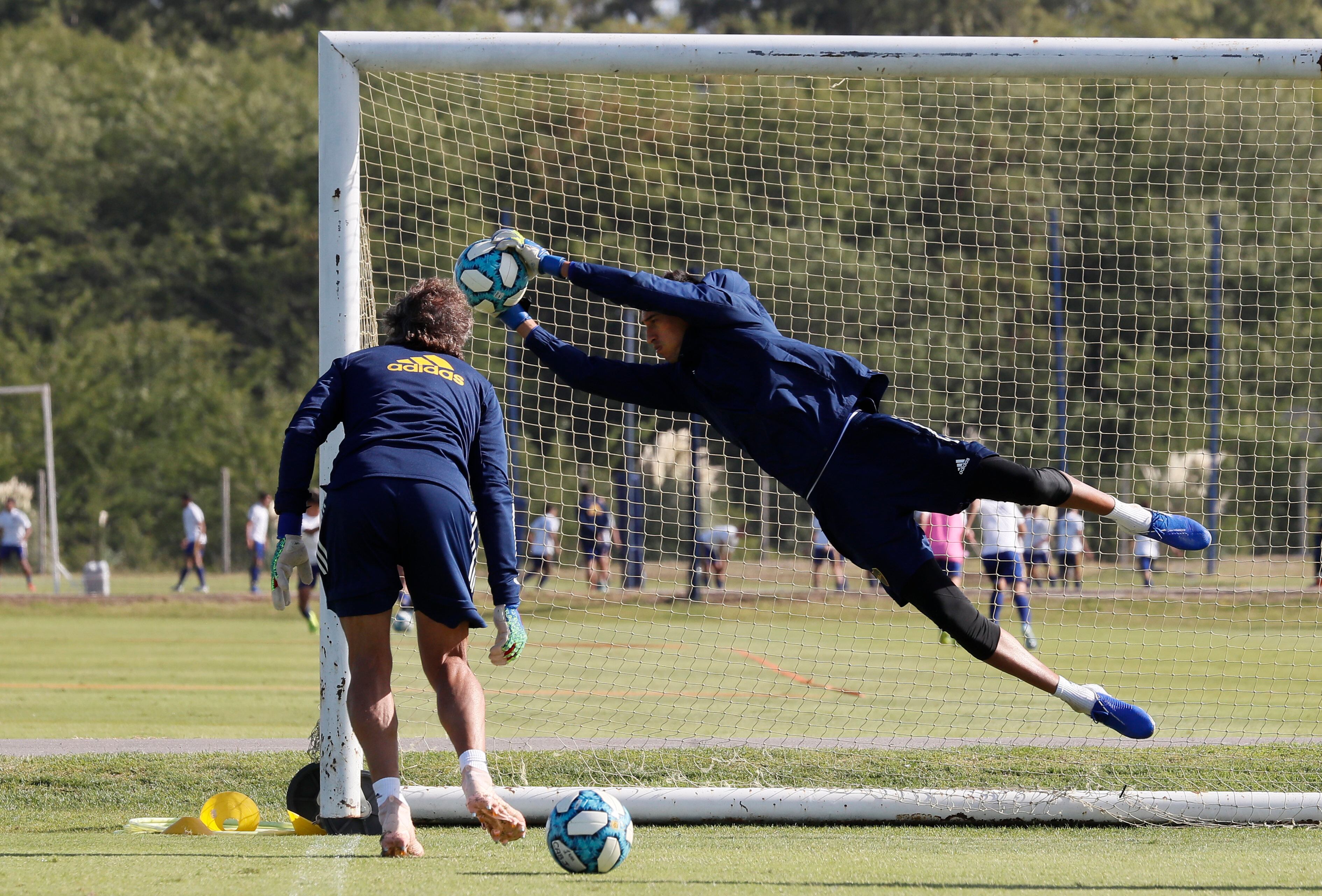 Galloso entrenando al mendocino Cristian Andrada, en la previa de un encuentro frente a Godoy Cruz.