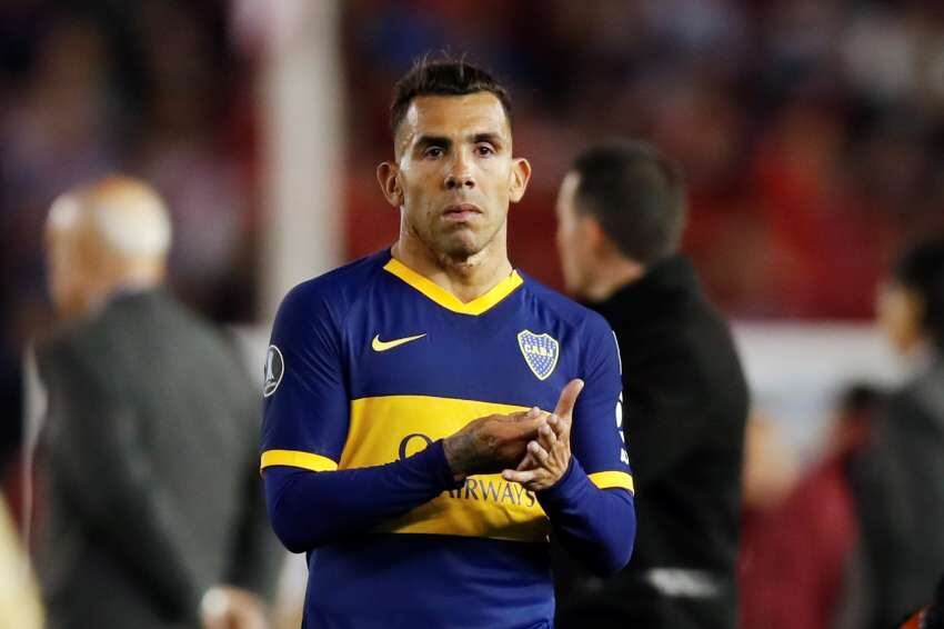 
El gesto. Carlos Tevez podría recibir una multa económica | AP
   