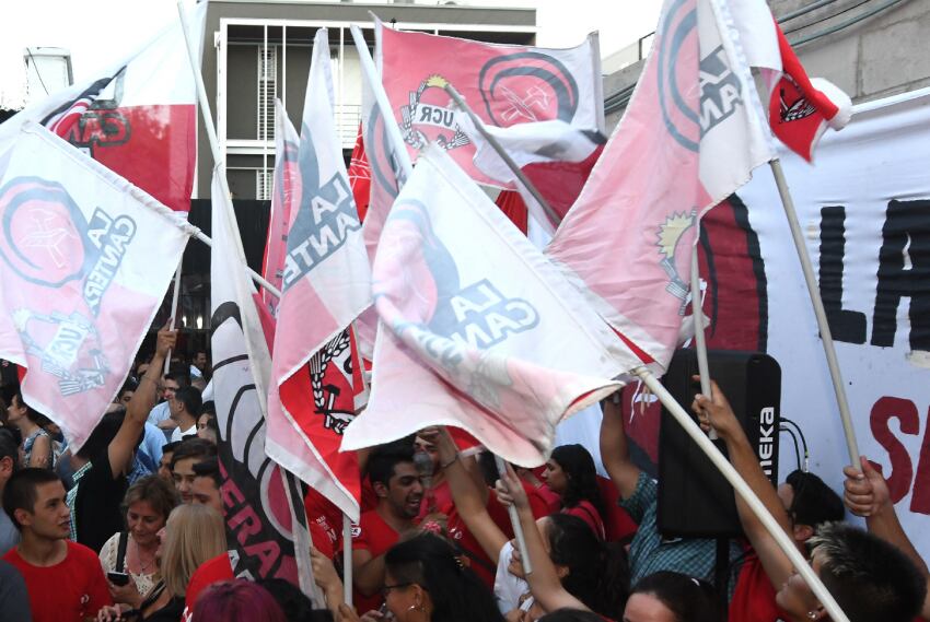 
La proclamación de Suárez fue un acto partidario. | Marcelo Rolland / Los Andes
   