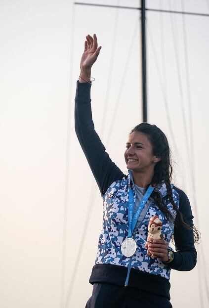 
    “Celi”, orgullosa por su presea ganada, festejó con el resto de la delegación argentina en la ceremonia de cierre de los Juegos Panamericanos.
   