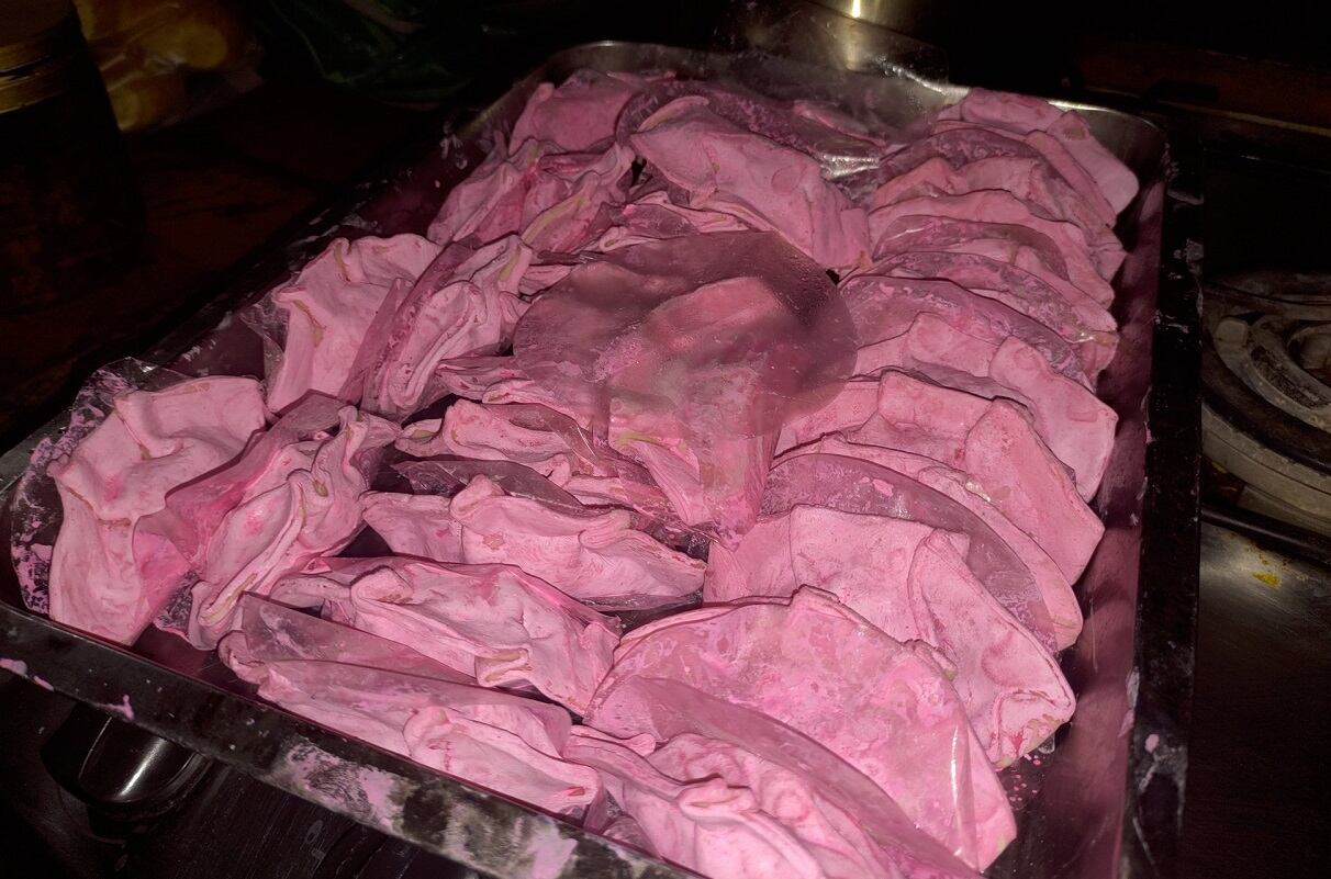 Hasta empanadas color rosa en el cumpleaños de Pilar: no fue nadie a la fiesta (Twitter)