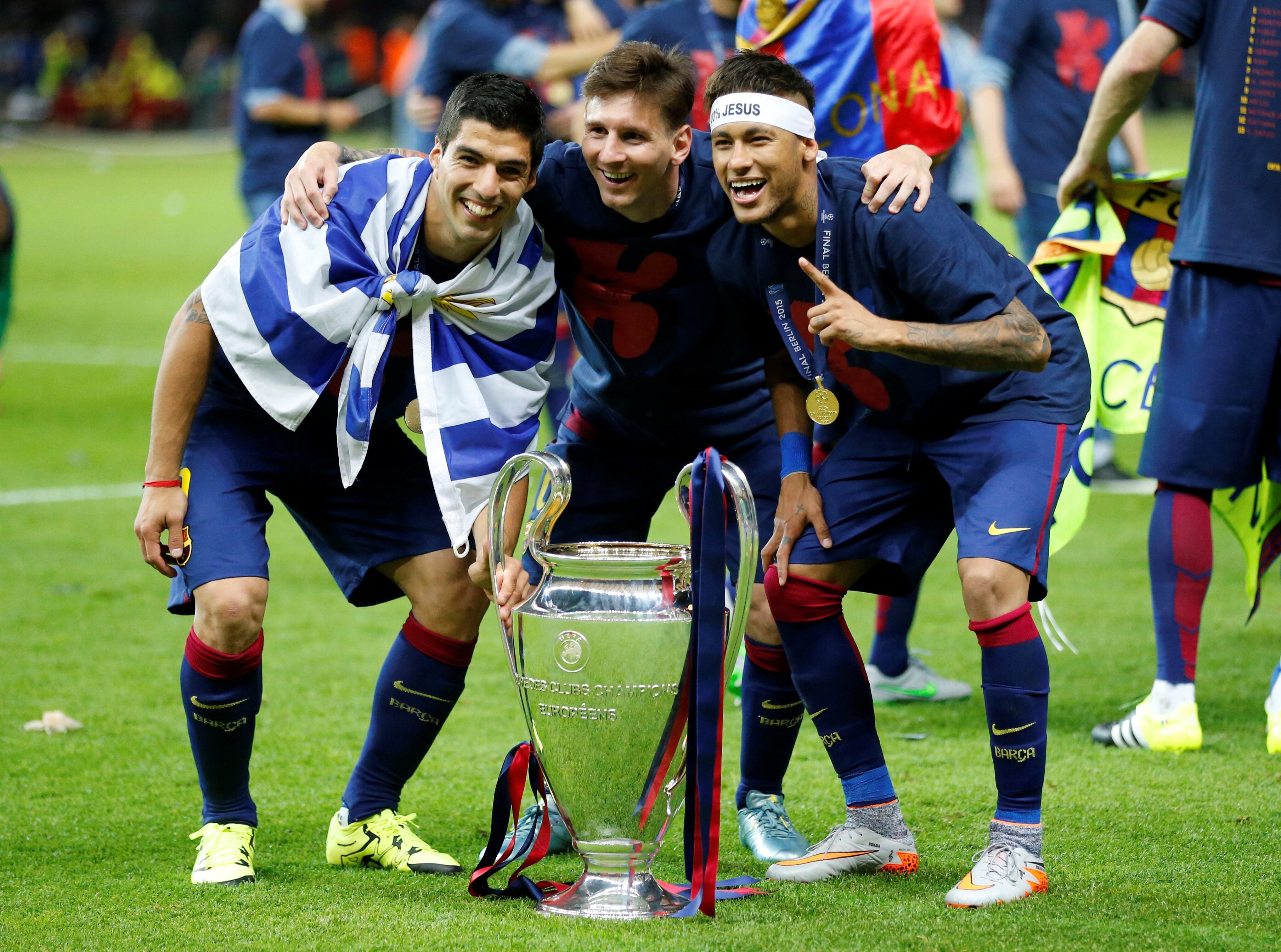 Imparables. Suarez, Messi y Neymar con la Copa de Campeones 2015.