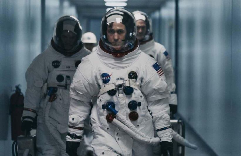 
    El primer hombre en la luna. Ryan Gosling interpreta aquí a Neil Armstrong y su vida trágica.
   