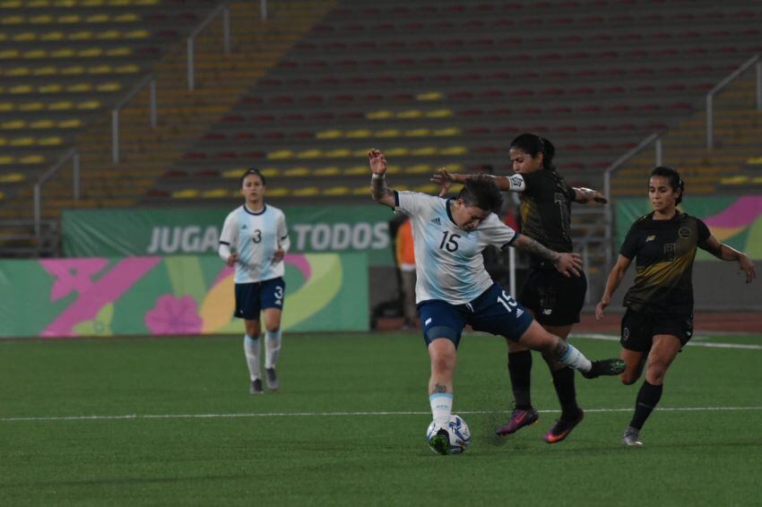 
Empates en fila. Las chicas de fútbol igualaron los últimos dos partidos. Habían debutado goleando a Perú (3-0). | Gentileza
   