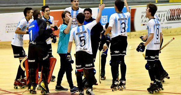 
Un paso más. Los muchachos festejando el pase a las instancias decisivas por la medalla | Gentileza
   