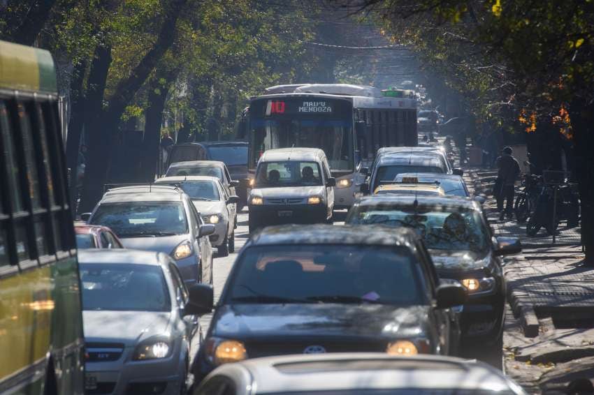 
Los problemas de tránsito son causados por distracciones al volante y el celular influye | Ignacio Blanco / Los Andes
   