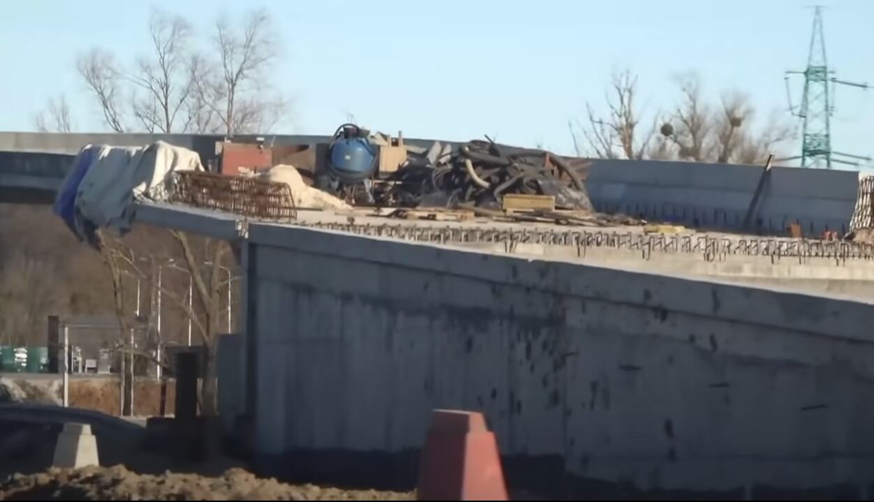 Desesperante video: un grupo de periodistas fue atacado a balazos en Ucrania y escaparon de milagro. Foto: YouTube Sky News.