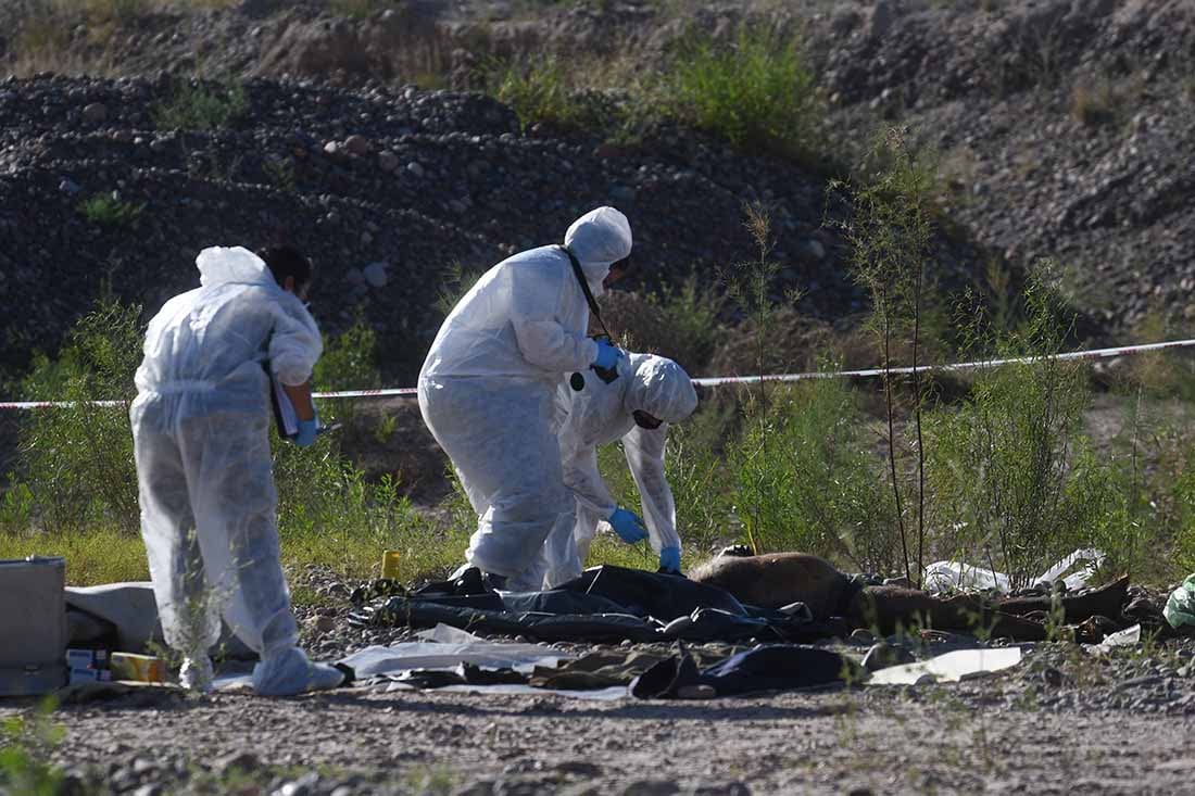 Familiares y amigos realizaron un rastrillaje y encontraron el cuerpo sin vida del carpintero de Palimira Sergio Lobos, que era buscado hace una semana, el cuerpo estaba en el río Mendoza al sur de la Ruta 60, a unos 500 metros de la ruta. Foto: José Gutierrez