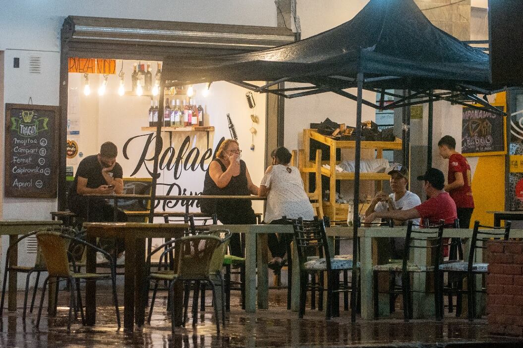 Tendencia. Decenas de bares y restaurantes se instalaron con fuerza en los últimos meses y son un imán para los vecinos.