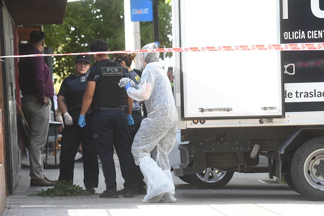 Dueño de un lubricentro ubicado en calle Mitre casi Mathus Hoyos de Guaymallén fue asesinado de un disparo cual resistirse a un asalto.
Foto: José Gutierrez / Los Andes