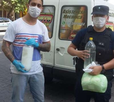 
También confeccionan bolsas de tela para los kits y barbijos. | Foto: Pablo Triviño
   