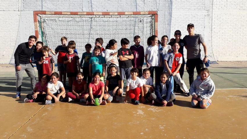 
Etiec. Se entrenan en el colegio Gilda Cosma de Lede, Maipú.
