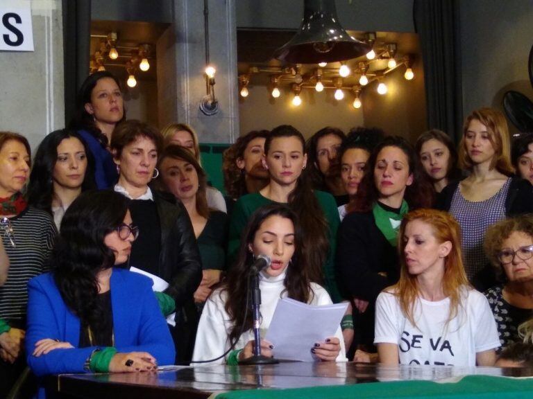 Conferencia de prensa de la actriz Thelma Fardin y el colectivo Actrices Argentinas\u002E (Clarín)